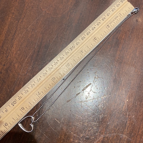 FRIENDS Engraved Heart Charm Necklace ❤️ hangs sidways silver tone ball chain - Picture 8 of 8